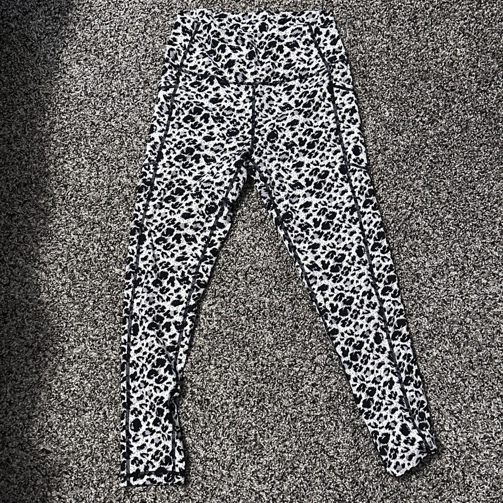 Zyia leopard leggings